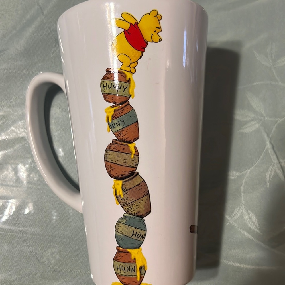 DISNEY: Honey Pot Ladder Latte Mug (new)
